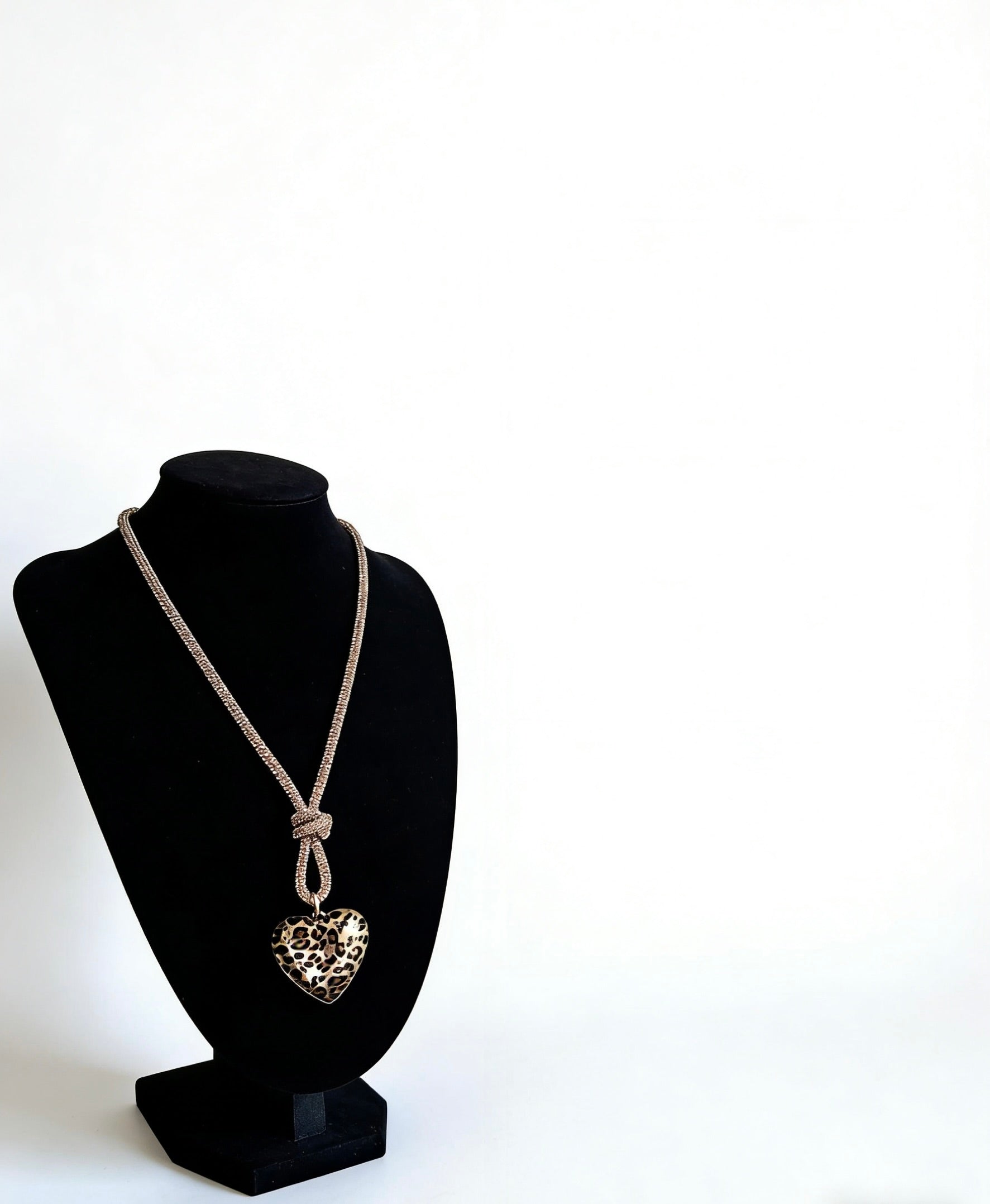 Vintage|Necklace |No returns or exchanges|90359