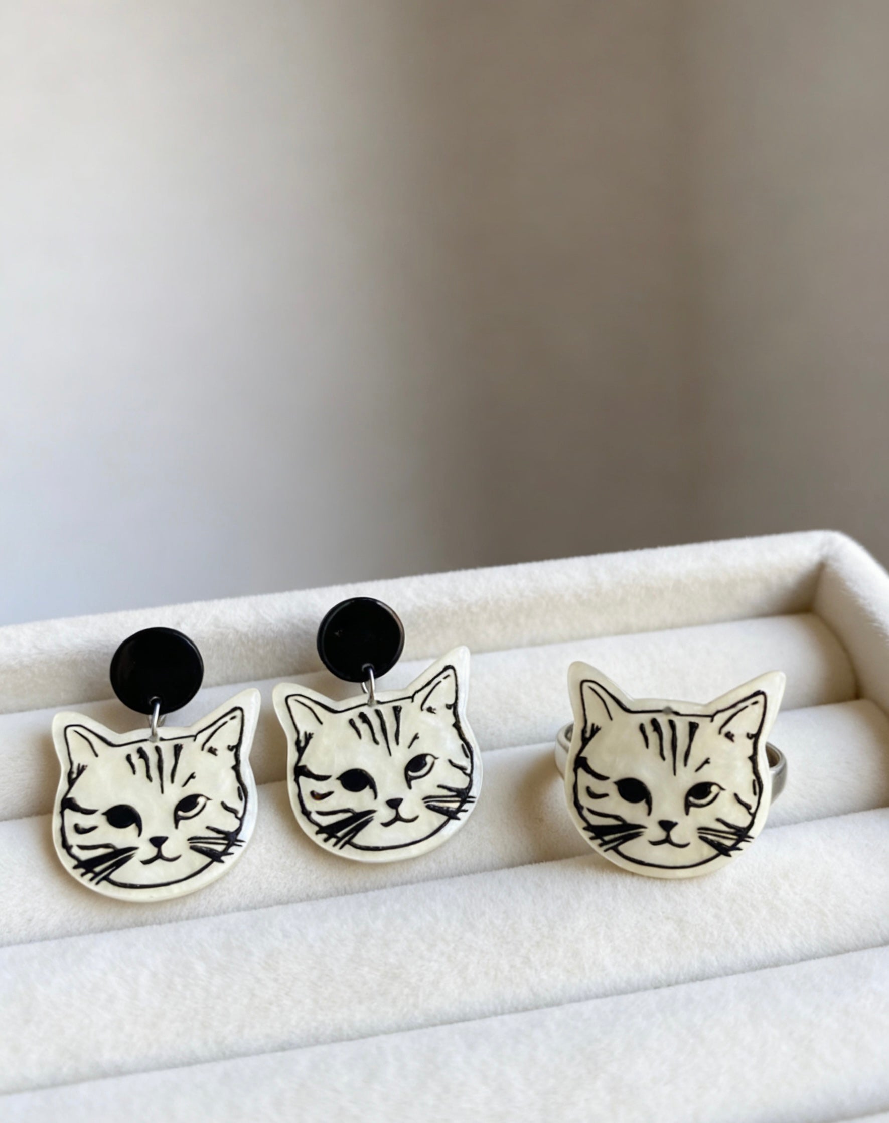 Vintage|Earings|No returns or exchanges|R60361